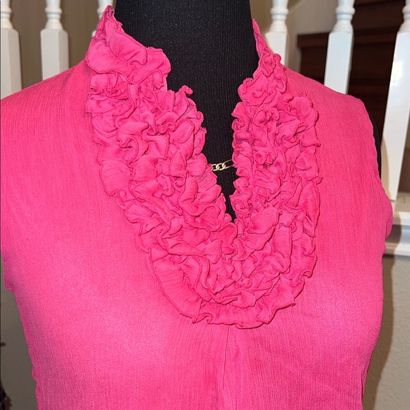Chic Pink Ruffled Blouse - Picture 4 of 8